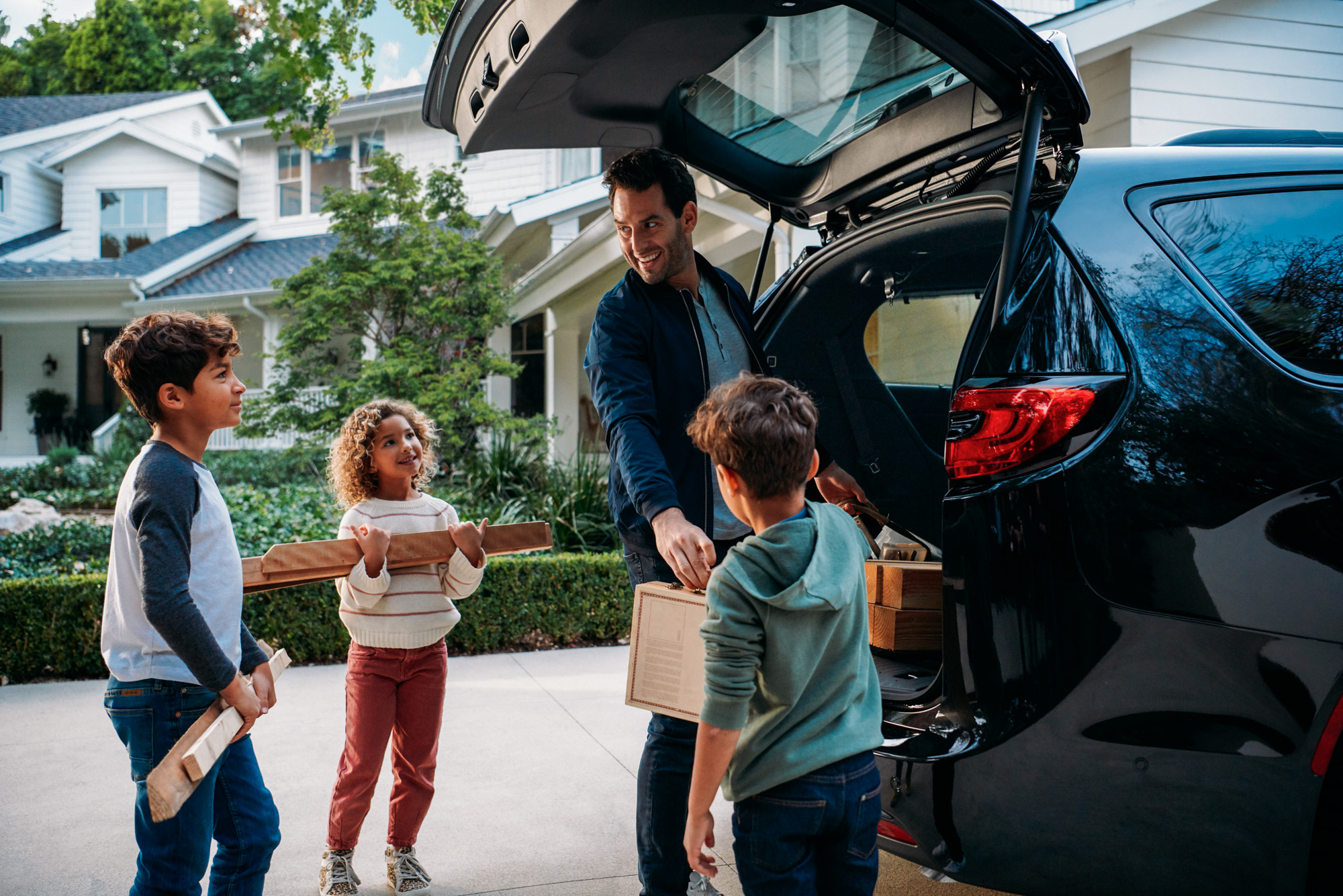 Los Angeles commercial photographer Caleb Kuhl's lifestyle car photography for Chrysler Pacifica