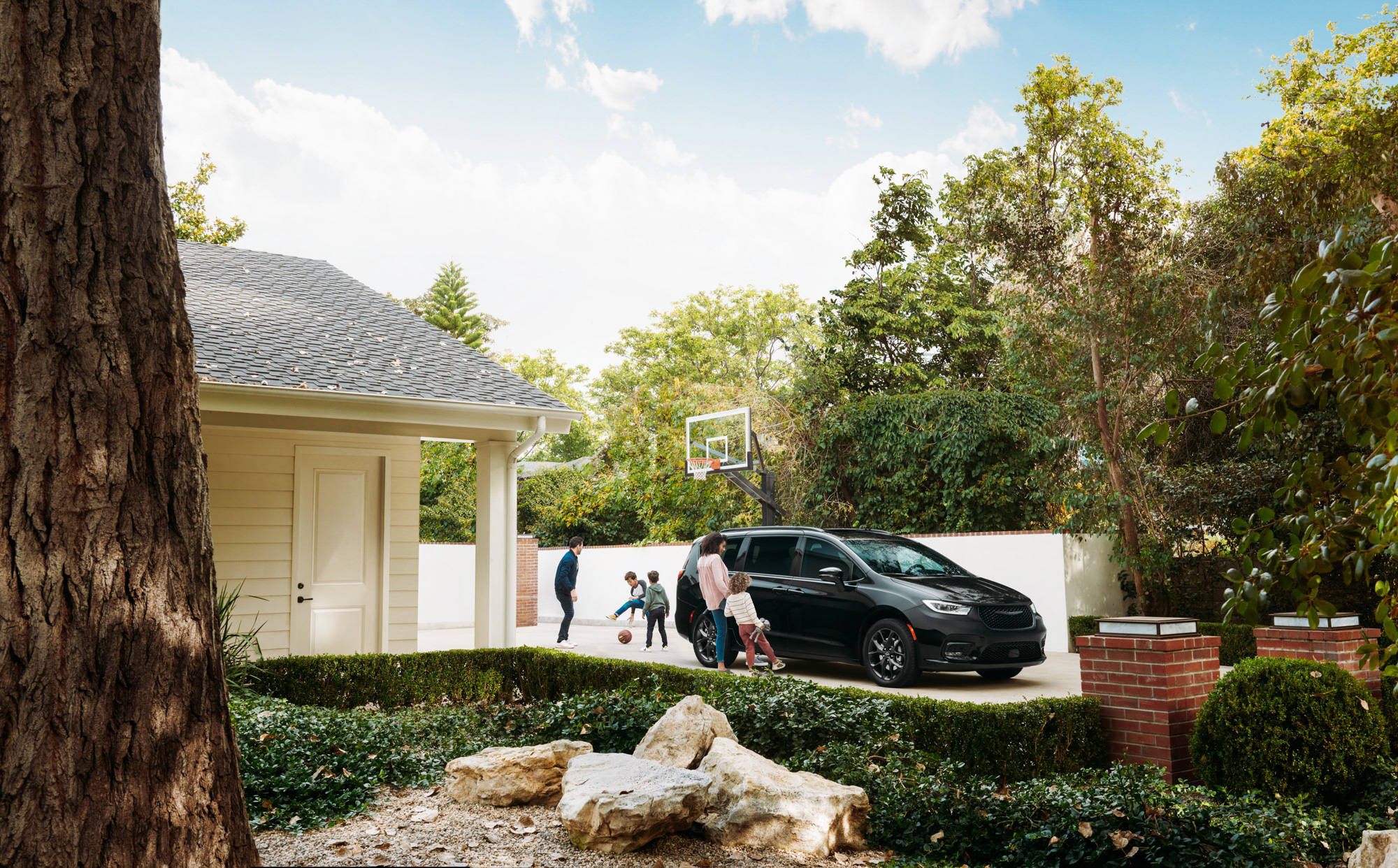 Los Angeles commercial photographer Caleb Kuhl's lifestyle car photography for Chrysler Pacifica